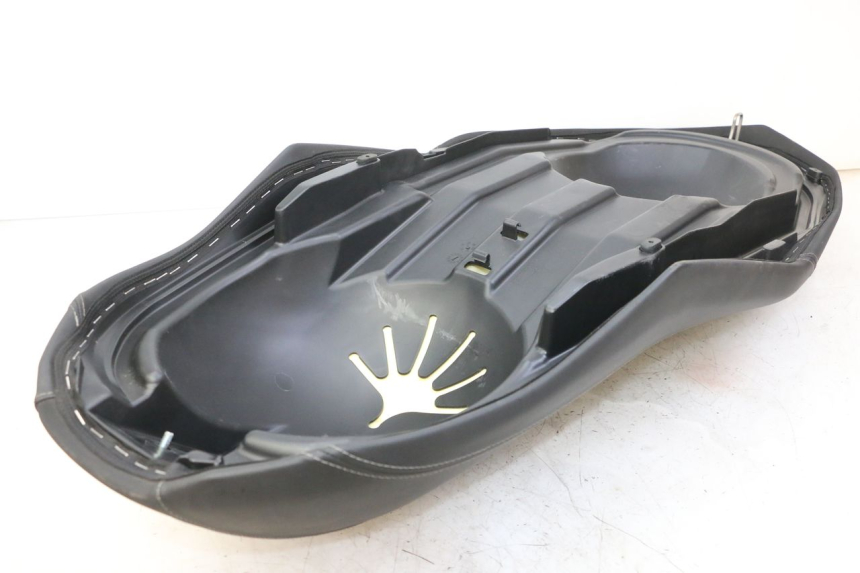 photo de SIEDZENIE YAMAHA XMAX X-MAX 125 (2021 - 2025) - Zbliżenie techniczne