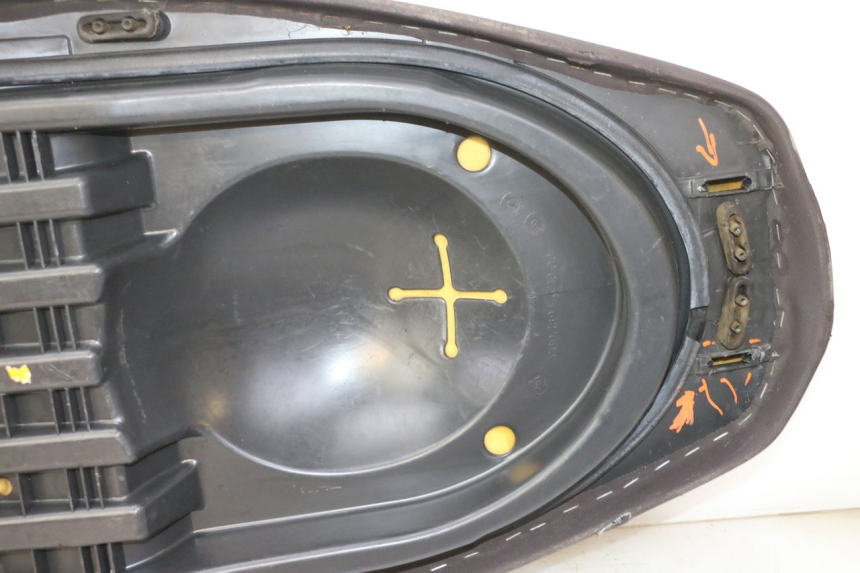 photo de SIEDZENIE YAMAHA X-MAX XMAX 250 (2006 - 2009) - Struktura - zbliżenie