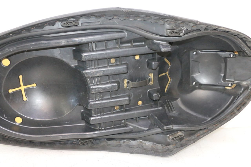 photo de SIEDZENIE YAMAHA XMAX X-MAX 125 (2006 - 2009) - Stan powierzchni
