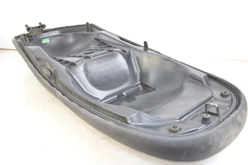 photo de SIEDZENIE PIAGGIO X10 125 (2012 - 2017) - Punkty mocowania