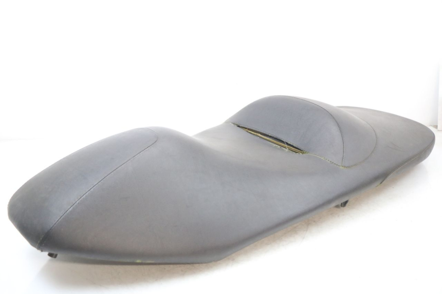 photo de SIEDZENIE PIAGGIO X10 125 (2012 - 2017) - Zbliżenie techniczne