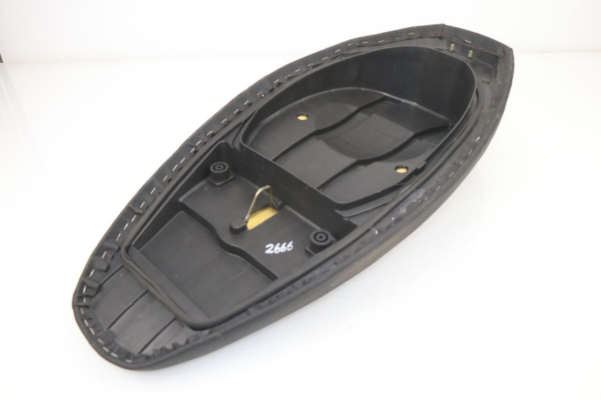photo de SIEDZENIE RAZZO XENON 4T 50 (2008 - 2012) - Widok z bliska