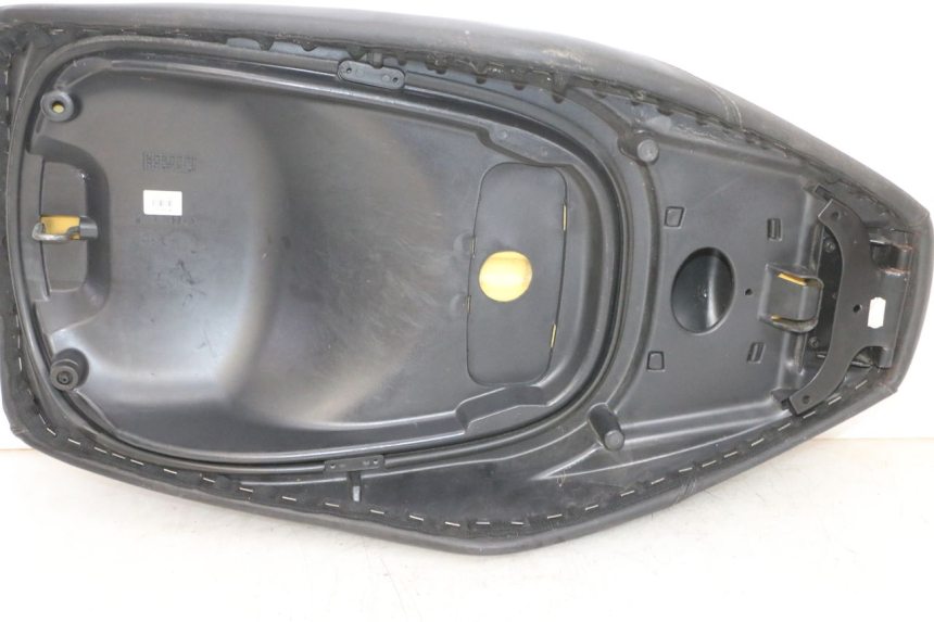 photo de SIEDZENIE PIAGGIO XEVO - X EVO 125 (2007 - 2017) - Punkty mocowania