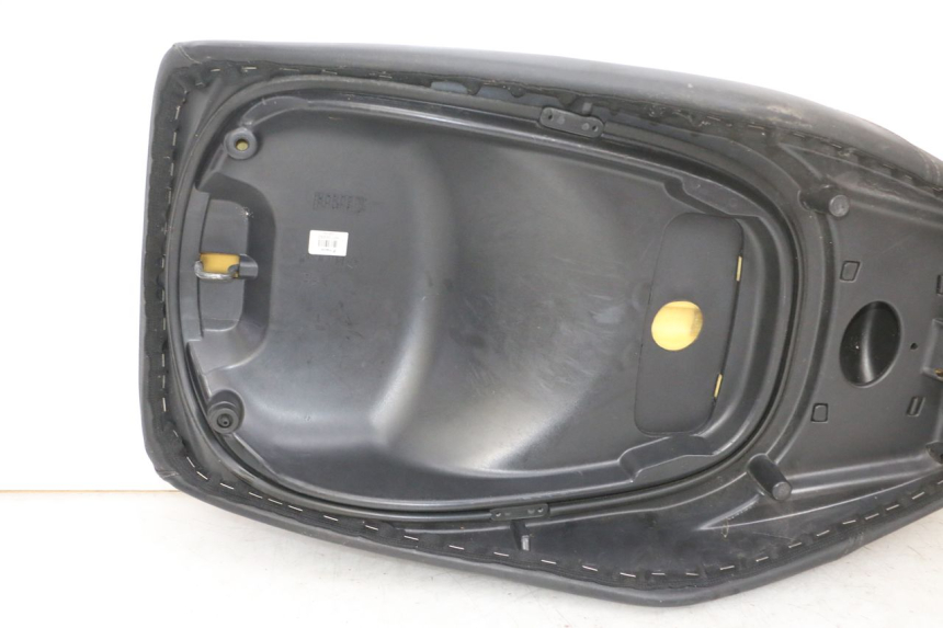 photo de SIEDZENIE PIAGGIO XEVO - X EVO 125 (2007 - 2017) - Stan powierzchni