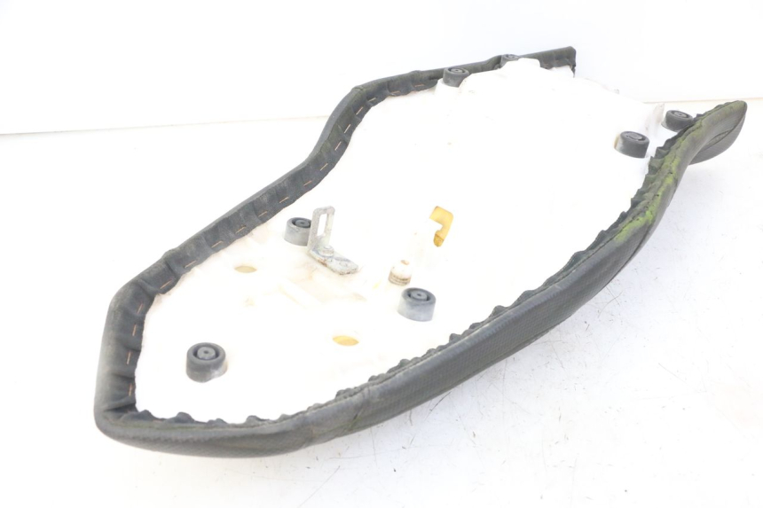 photo de SIEDZENIE YAMAHA XJ6 ABS 600 (2008 - 2016) - Zbliżenie techniczne