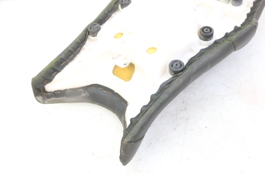 photo de SIEDZENIE YAMAHA XJ6 ABS 600 (2008 - 2016) - Punkty mocowania