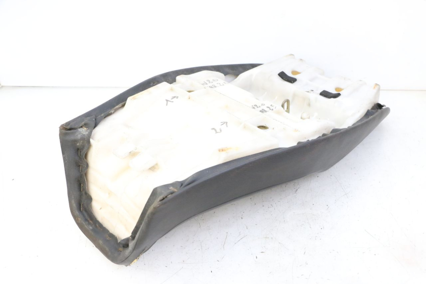 photo de SIEDZENIE YAMAHA XJN DIVERSION 600 (2000 - 2003) - Szczegół części