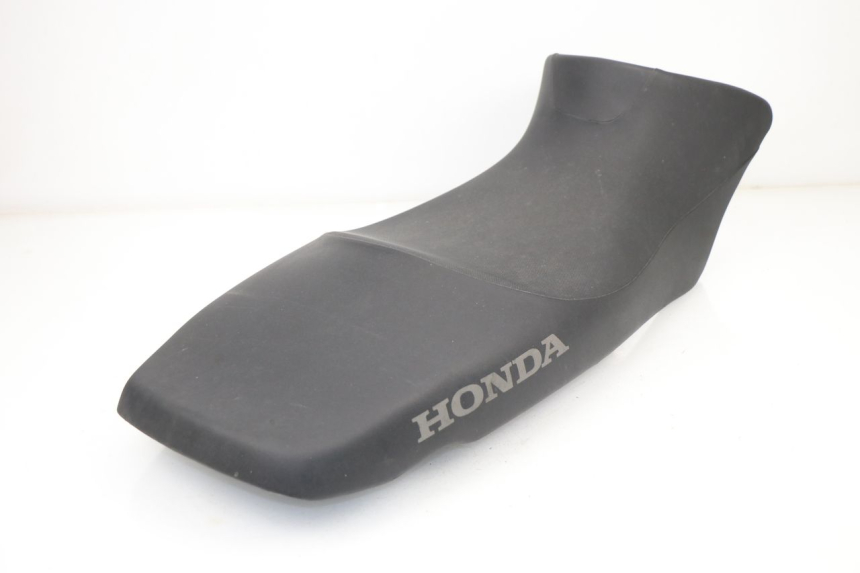 photo de SIEDZENIE HONDA XLV VARADERO 125 (2000 - 2006) - Szczegóły charakterystyczne
