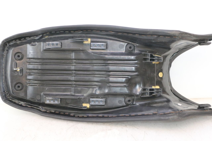 photo de SIODŁO HONDA XLV VARADERO 125 (2007 - 2012) - Punkty mocowania