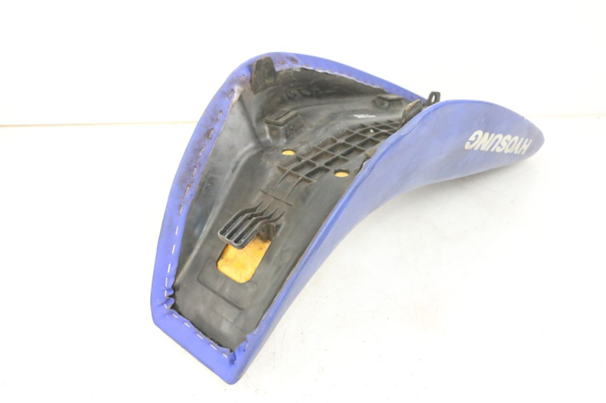 photo de SIEDZENIE HYOSUNG XRX 125 (2000 - 2008) - Zbliżenie techniczne