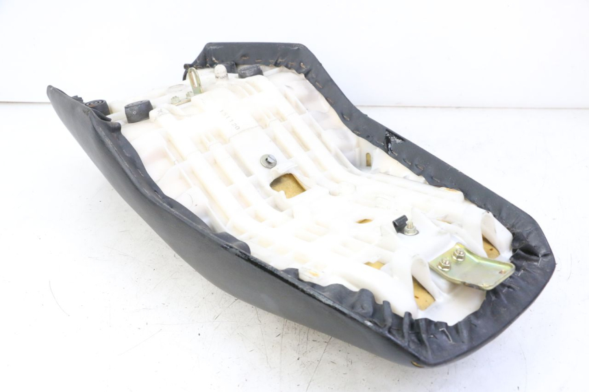 photo de SIEDZENIE YAMAHA FZS FAZER 600 (2001 - 2003) - Punkty mocowania