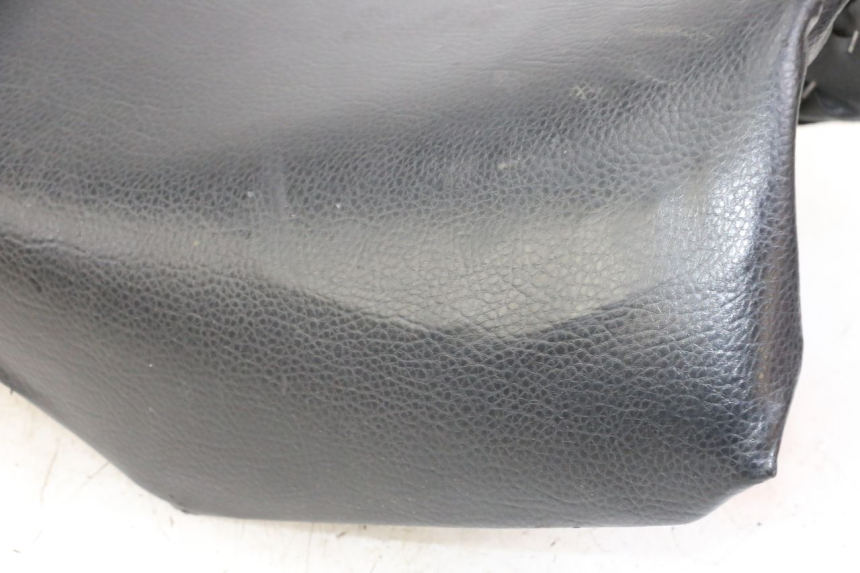 photo de SIEDZENIE YAMAHA FZS FAZER 600 (2001 - 2003) - Struktura - zbliżenie