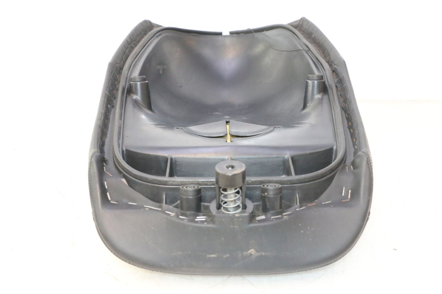 photo de SIEDZENIE YAMAHA YP MAJESTY 125 (2007 - 2010) - Struktura - zbliżenie