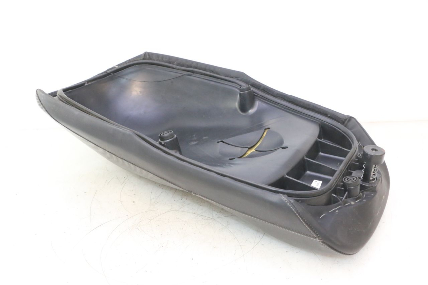 photo de SIEDZENIE YAMAHA YP MAJESTY 125 (2007 - 2010) - Alternatywny kąt