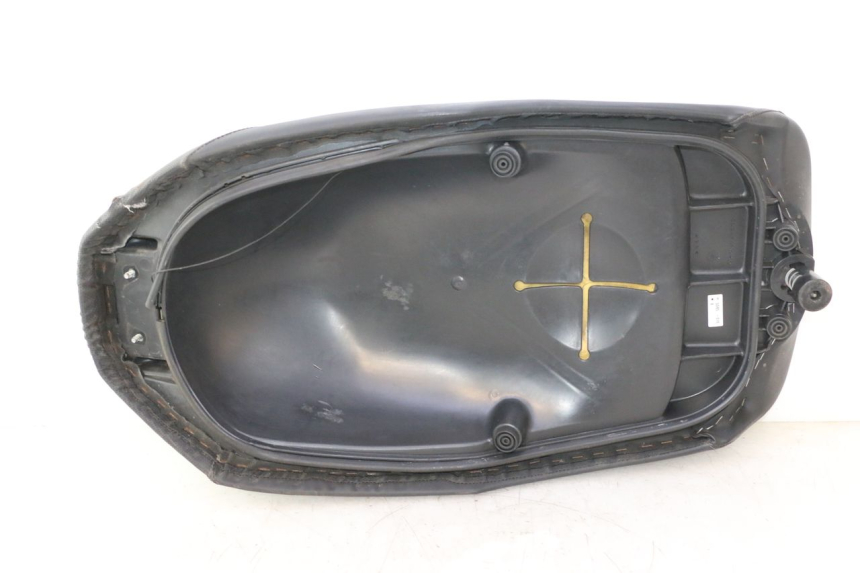 photo de SIEDZENIE YAMAHA YP MAJESTY 125 (2007 - 2010) - Zoom stanu zużycia