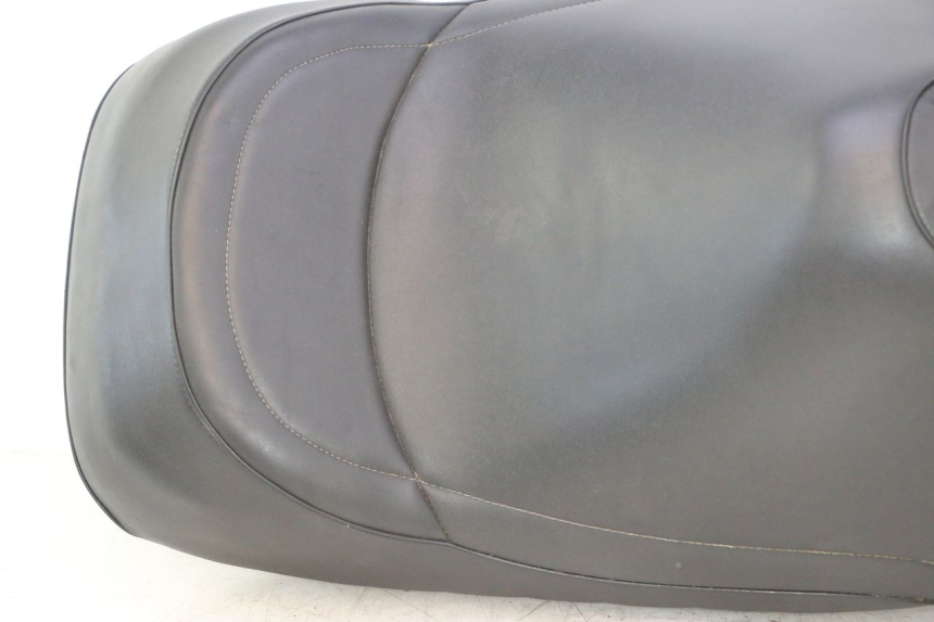 photo de SIEDZENIE YAMAHA YP MAJESTY 125 (2007 - 2010) - Szczegół części