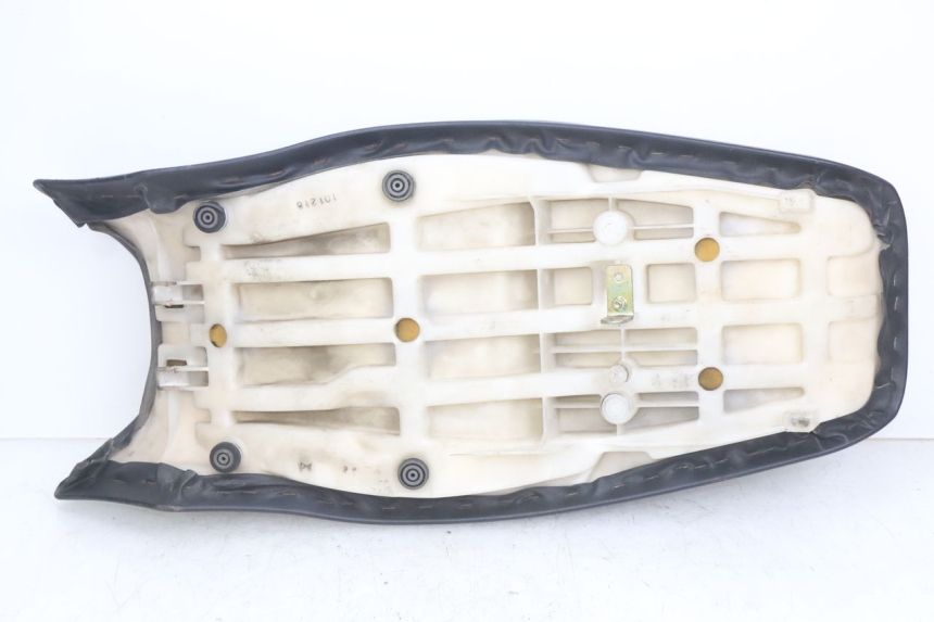 photo de SIEDZENIE YAMAHA YZF R THUNDERCAT 600 (1996 - 2003) - Szczegół części