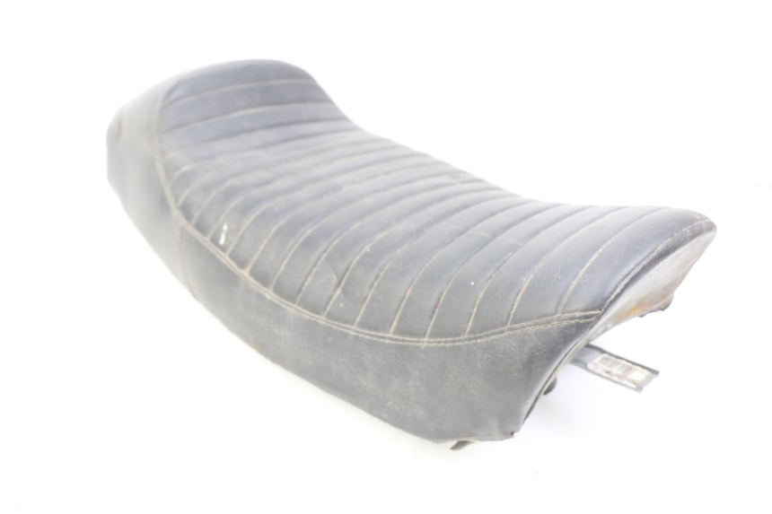 photo de SIEDZENIE KAWASAKI ZEPHYR 1100 ( - 1995) - Stan powierzchni