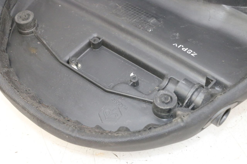 photo de SIEDZENIE PIAGGIO ZIP 4T 50 (2018 - 2020) - Stan powierzchni