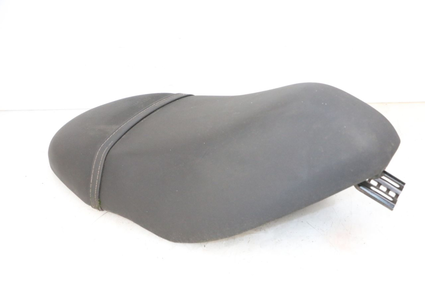 photo de SIEDZENIE PIAGGIO ZIP 4T 50 (2018 - 2020) - Oznaczenia i referencje