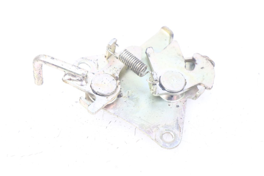 photo de ZAMEK SIEDZENIA HONDA CBR R 125 (2003 - 2006) - Inny kąt widzenia