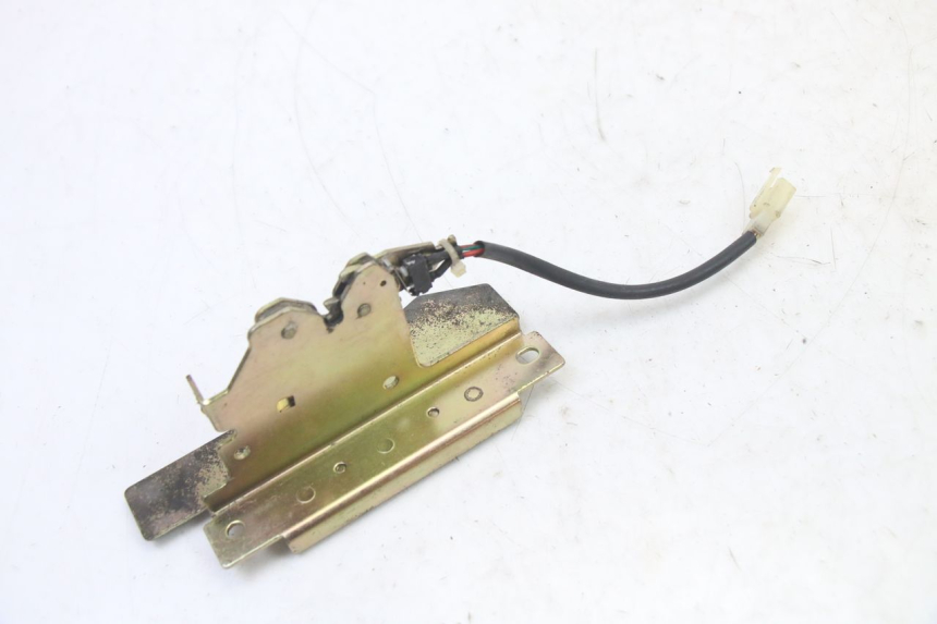 photo de ZAMEK SIEDZENIA KYMCO DINK STREET 125 (2009 - 2014) - Inny kąt widzenia