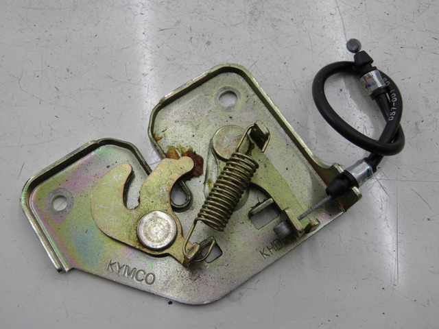 photo de ZAMEK SIEDZENIA KYMCO QUANNON NAKED 125 (2010) - Szczegół części