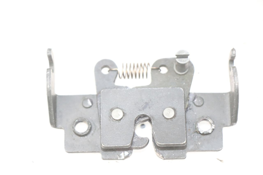 photo de ZAMEK SIEDZENIA PIAGGIO MP3 LT 300 (2010 - 2016) - Zoom stanu zużycia