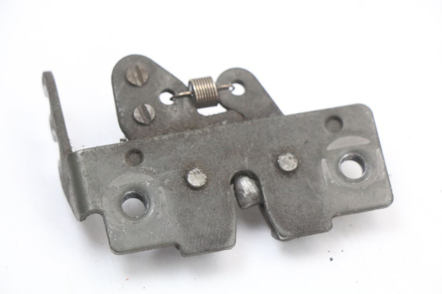 photo de ZAMEK SIEDZENIA PIAGGIO MP3 LT 400 (2007 - 2012) - Szczegół części