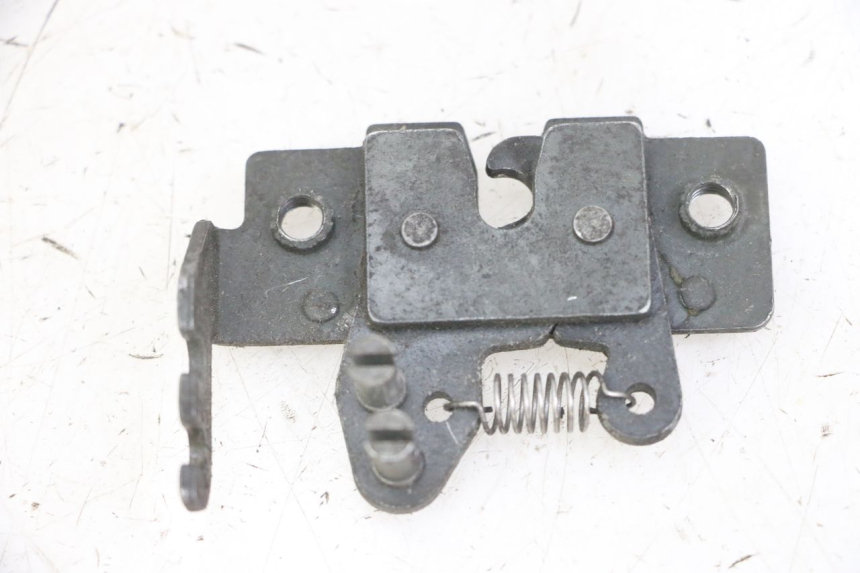 photo de ZAMEK SIEDZENIA PIAGGIO MP3 LT 300 (2010 - 2016) - Szczegół części