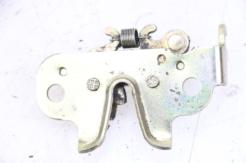 photo de ZAMEK SIEDZENIA PEUGEOT KISBEE 2T 50 (2010 - 2017) - Zoom stanu zużycia