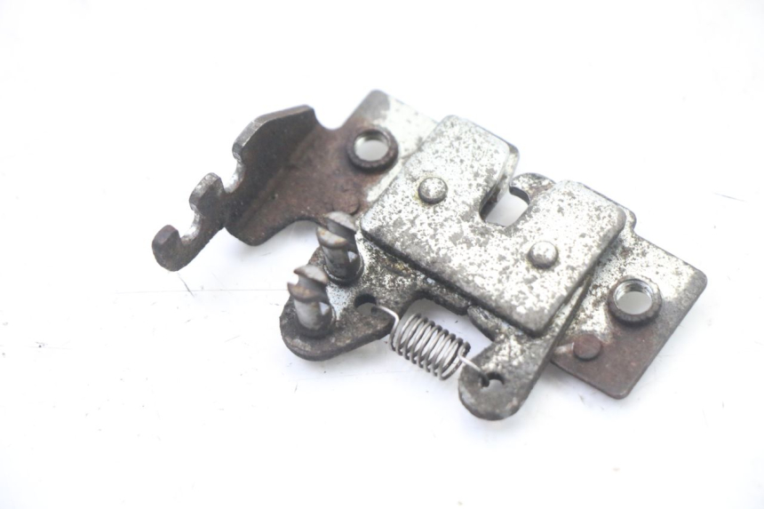 photo de ZAMEK SIEDZENIA PIAGGIO MP3 LT 400 (2007 - 2012) - Szczegół części