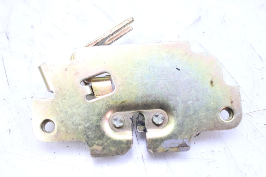 photo de ZAMEK SIEDZENIA PEUGEOT TWEET 4T 50 (2010 - 2014) - Szczegół części