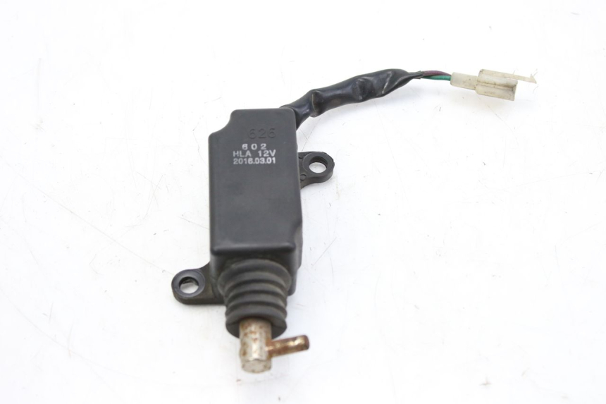 photo de ZAMEK SIEDZENIA PEUGEOT TWEET 125 (2010 - 2017) - Zoom stanu zużycia