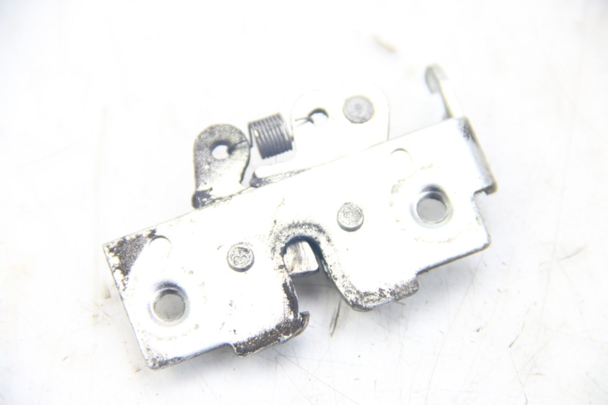 photo de ZAMEK SIEDZENIA YAMAHA XMAX X-MAX 125 (2006 - 2009) - Szczegół części