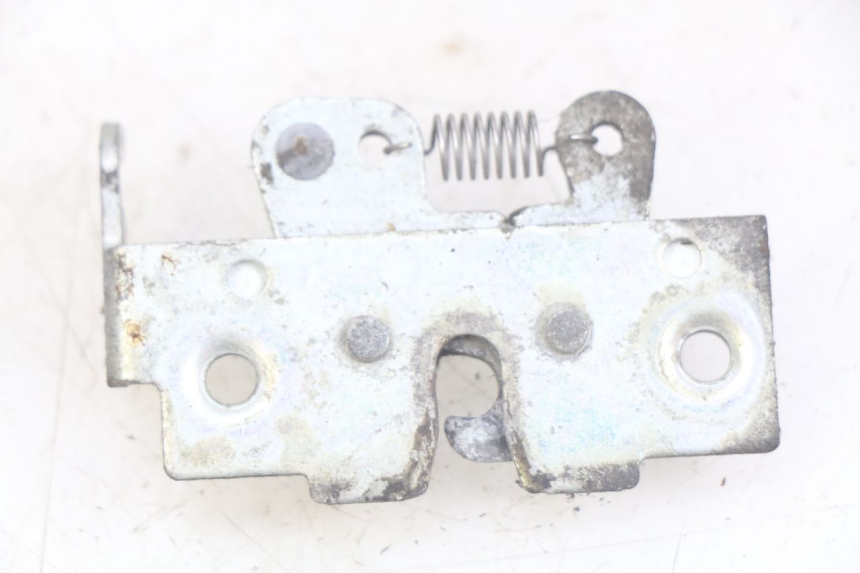 photo de ZAMEK SIEDZENIA YAMAHA XMAX X-MAX 125 (2006 - 2009) - Szczegół części