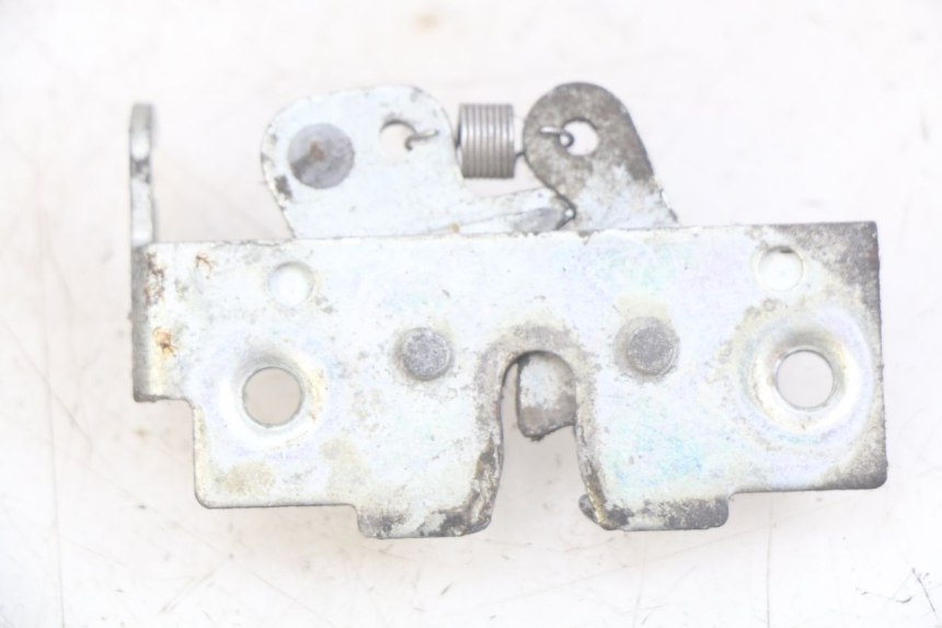 photo de ZAMEK SIEDZENIA YAMAHA XMAX X-MAX 125 (2006 - 2009) - Zoom stanu zużycia