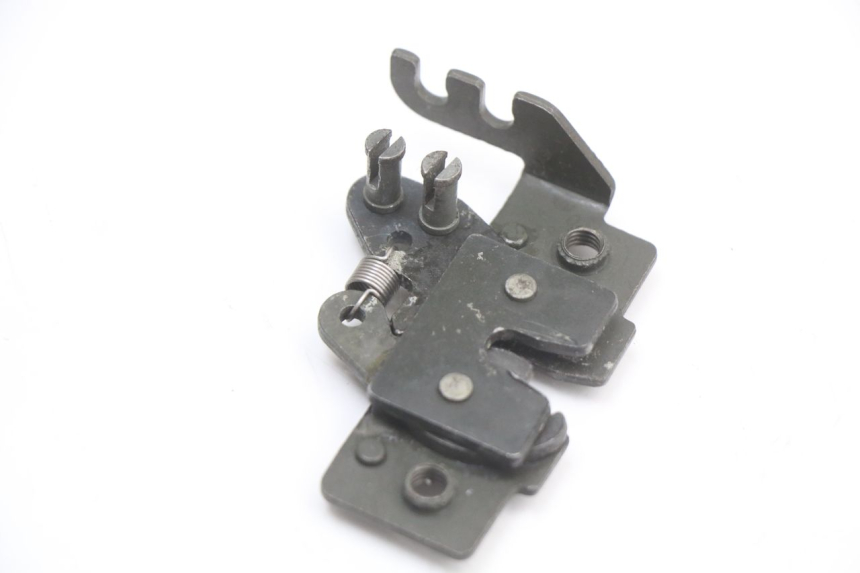 photo de ZAMEK SIEDZENIA PIAGGIO X10 125 (2012 - 2017) - Zoom stanu zużycia