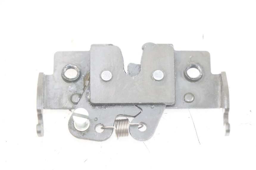 photo de ZAMEK SIEDZENIA PIAGGIO X8 125 (2004 - 2007) - Widok główny