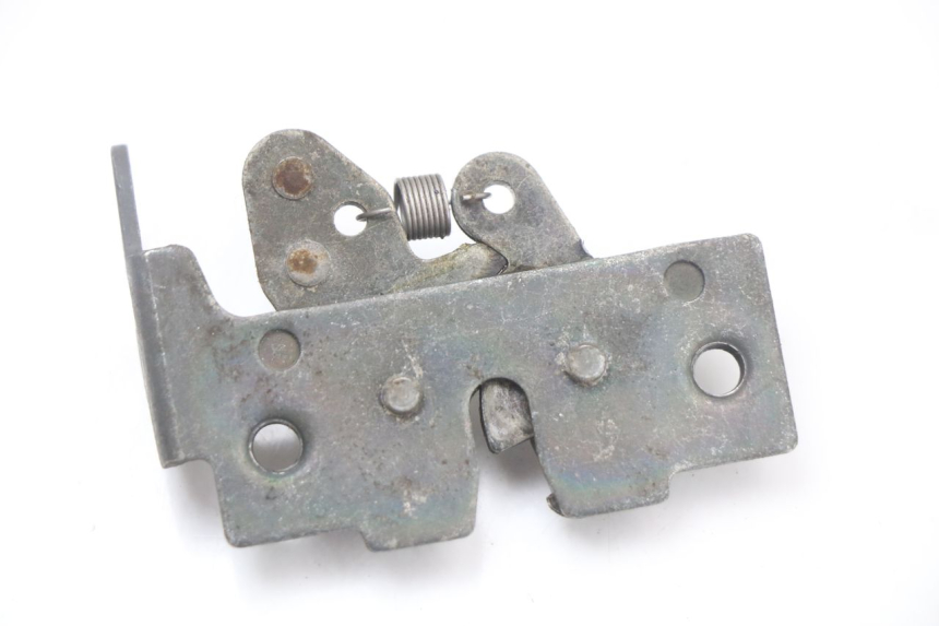 photo de ZAMEK SIEDZENIA PIAGGIO X8 125 (2004 - 2007) - Szczegół części