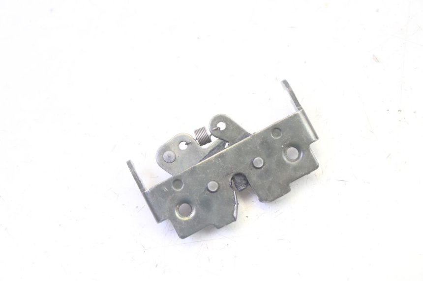 photo de ZAMEK SIEDZENIA PIAGGIO X8 125 (2004 - 2007) - Zoom stanu zużycia