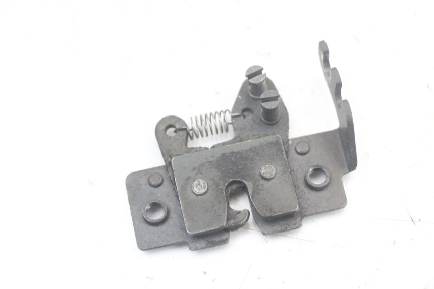 photo de ZAMEK SIEDZENIA PIAGGIO XEVO - X EVO 125 (2007 - 2017) - Widok główny