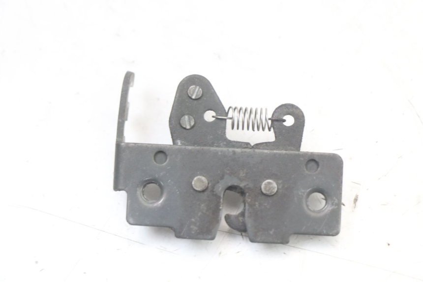 photo de ZAMEK SIEDZENIA PIAGGIO XEVO - X EVO 125 (2007 - 2017) - Zoom stanu zużycia