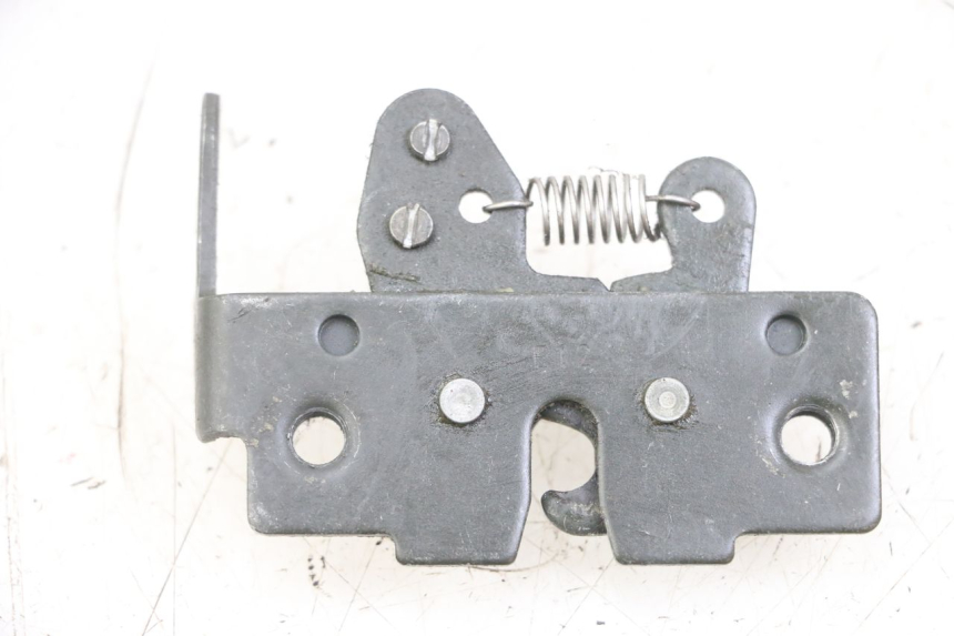 photo de ZAMEK SIEDZENIA PIAGGIO XEVO - X EVO 125 (2007 - 2017) - Zoom stanu zużycia