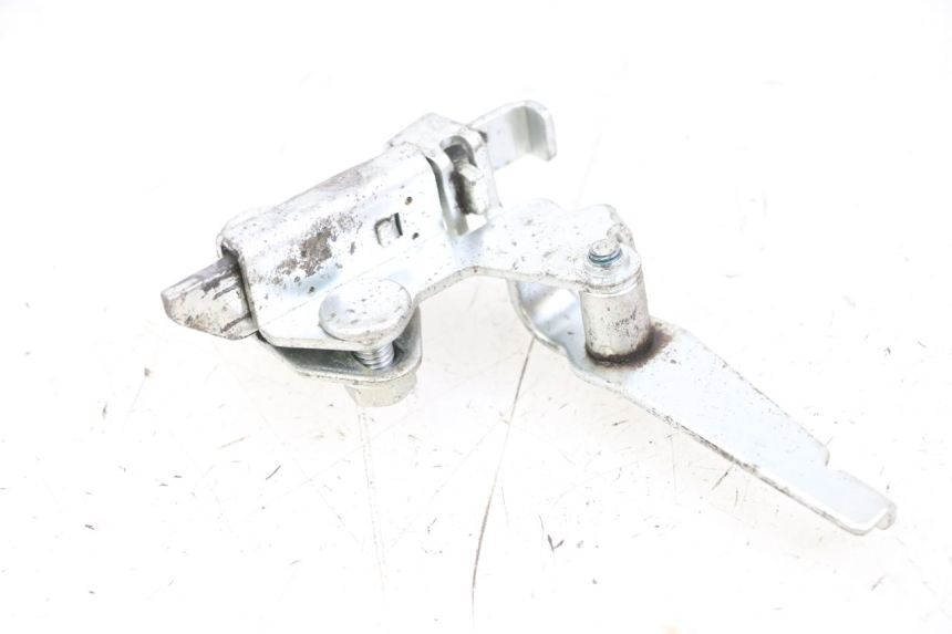 photo de ZAMEK SIEDZENIA YAMAHA FZ1 FAZER 1000 (2007 - 2009) - Inny kąt widzenia