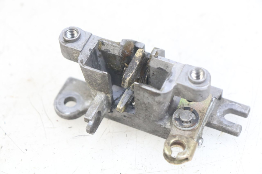 photo de Zamek siedzenia KYMCO AGILITY 16+ 4T 50 (2018 - 2023) - Szczegół części