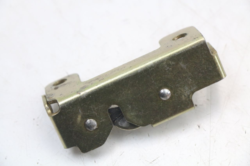 photo de Zamek siedzenia KYMCO AGILITY RS 4T 50 (2009 - 2013) - Zoom stanu zużycia