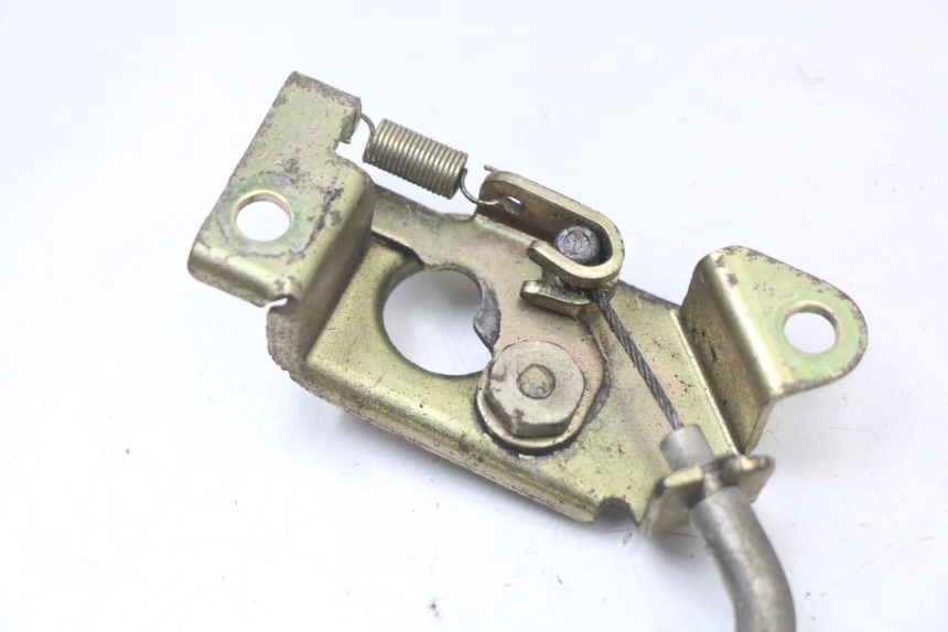 photo de Zamek siedzenia HYOSUNG GV AQUILA 125 (2000 - 2009) - Zoom stanu zużycia