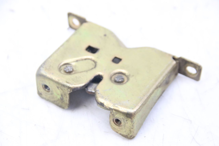 photo de Zamek siedzenia PGO BIG MAX 50 (2001 - 2009) - Zbliżenie techniczne