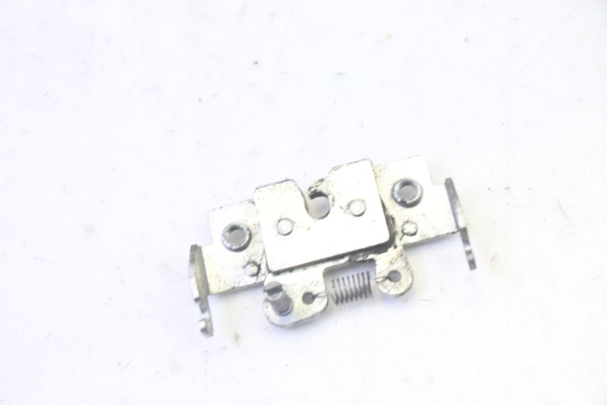 photo de Zamek siedzenia SUZUKI BURGMAN 125 (2007 - 2014) - Szczegół części